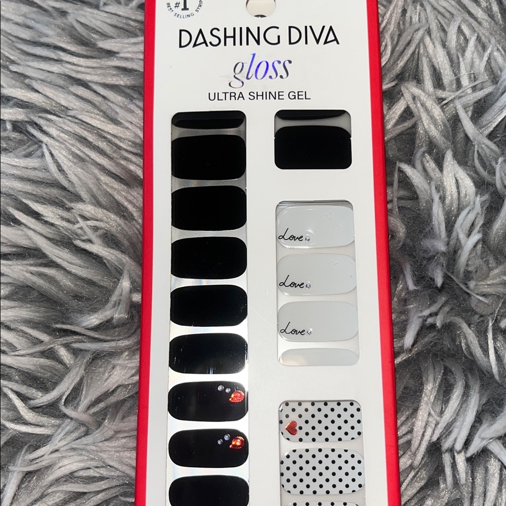 NWT Dashing Diva Gloss Ultra Shine Gel Nail Strips Set of Two Black White Red - Picture 2 of 5